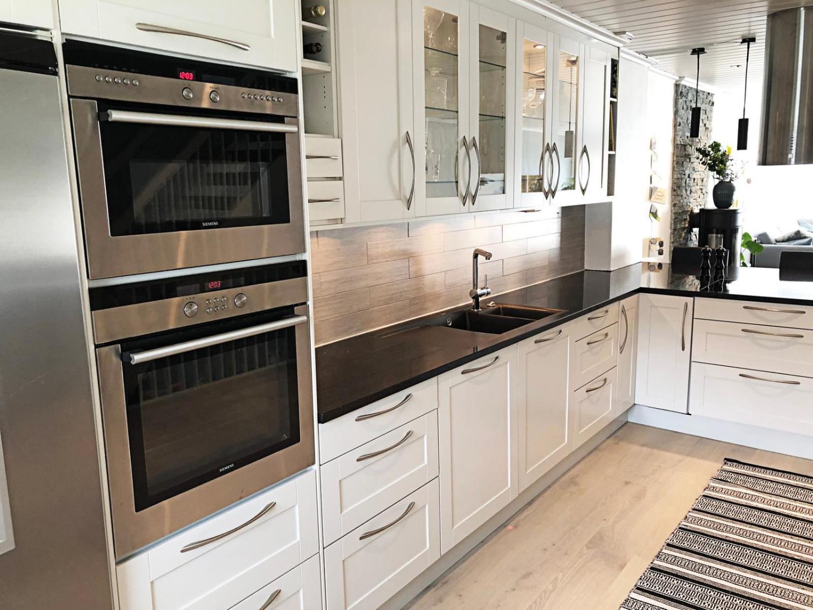 Modern Town House In Available For Rent For Ons *